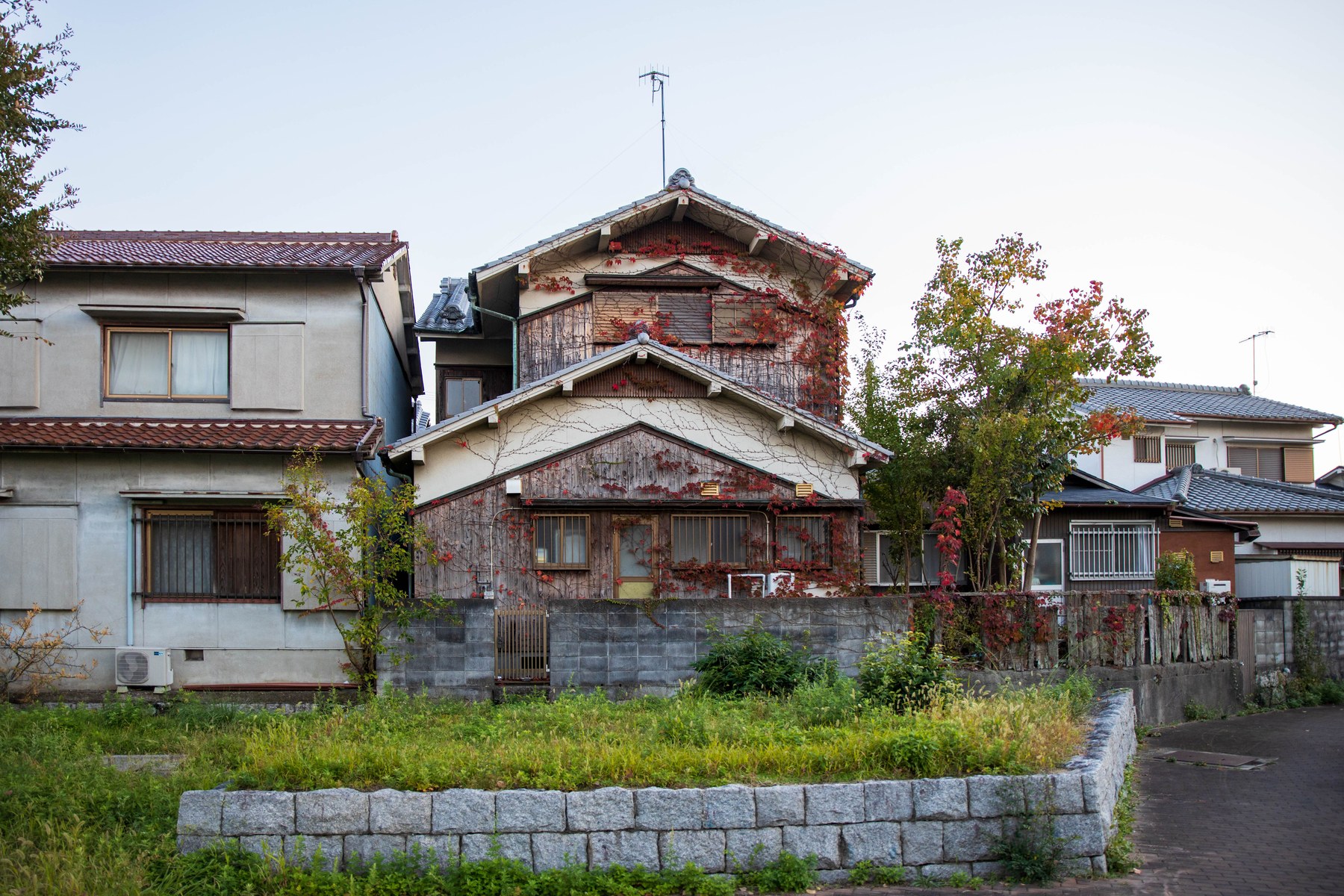 空き家となった古い住宅